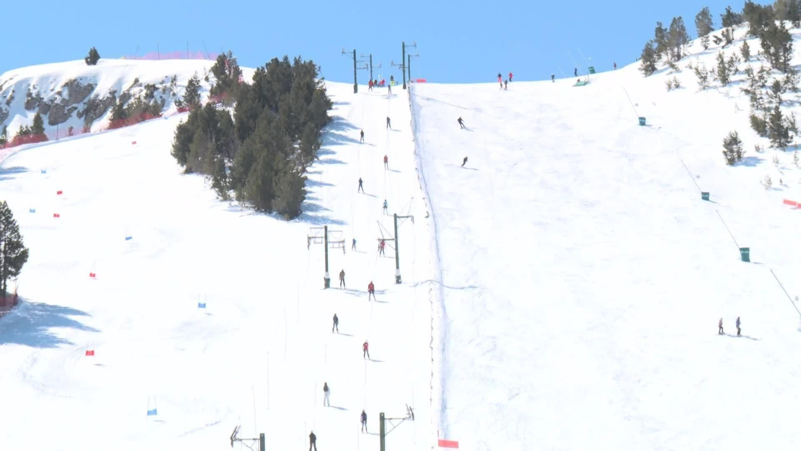 S023-GIRONA BUEN DIA PARA ESQUIAR EN LA MASELLA