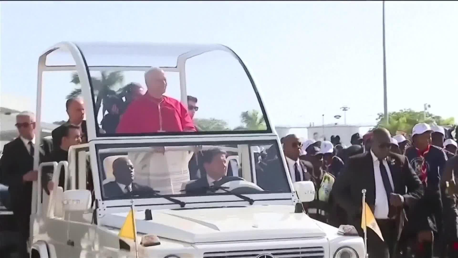 va papa llega a angola