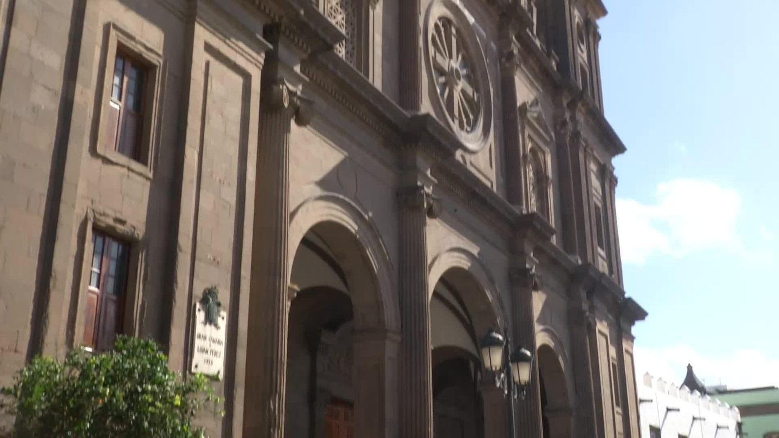 V055-CANARIAS REAX VISITA PAPA