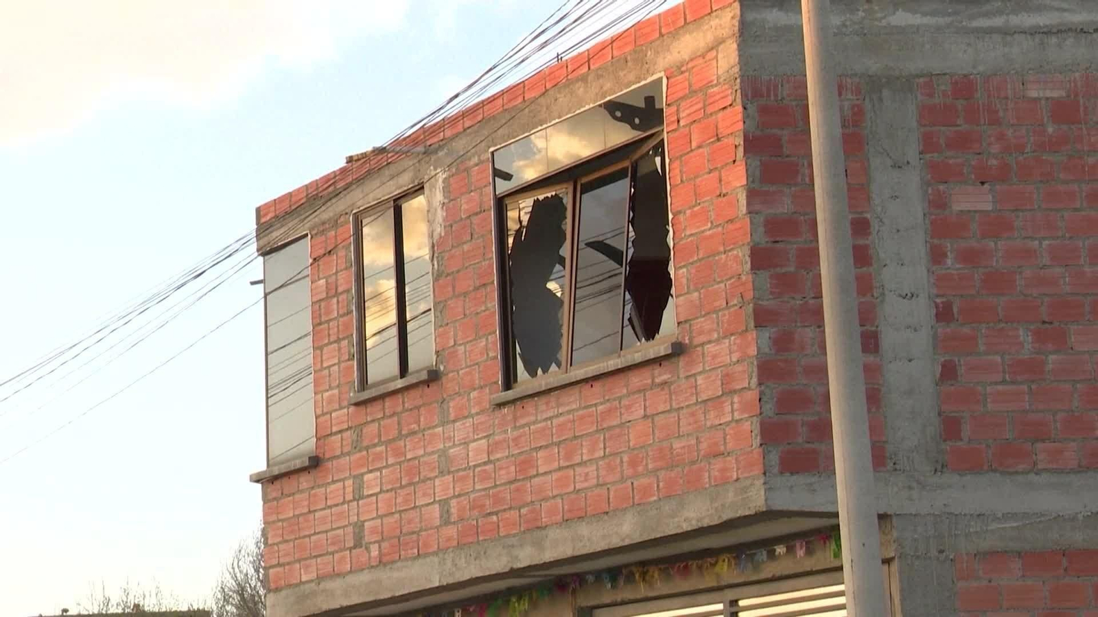 S004-BOLIVIA CONSECUENCIAS Y REACCIONES EXPLOSION BASE MILITAR