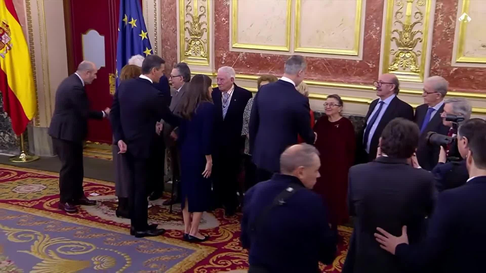 va saludo sanchez y felipe