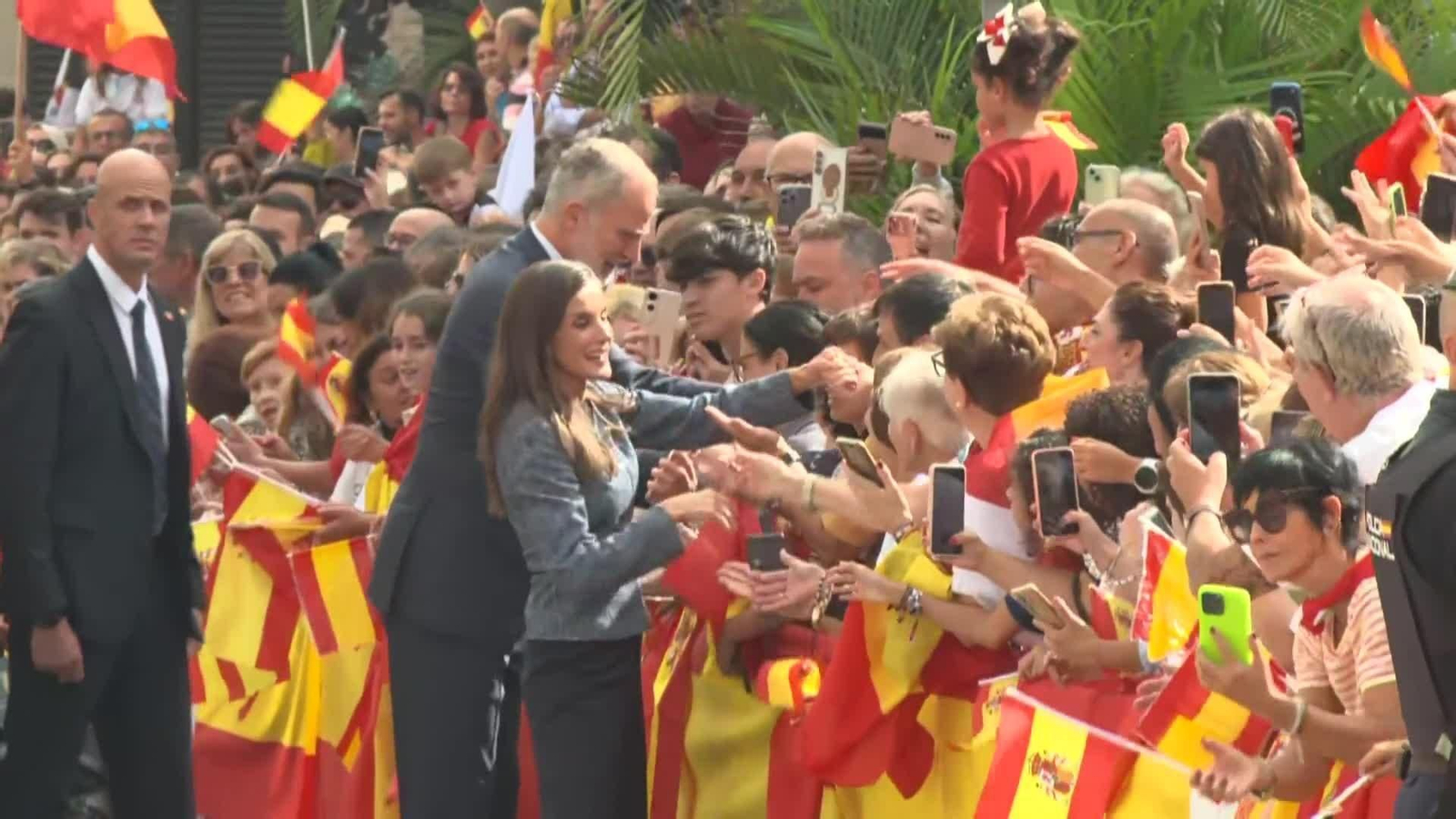 va baño de masas reyes en ceuta