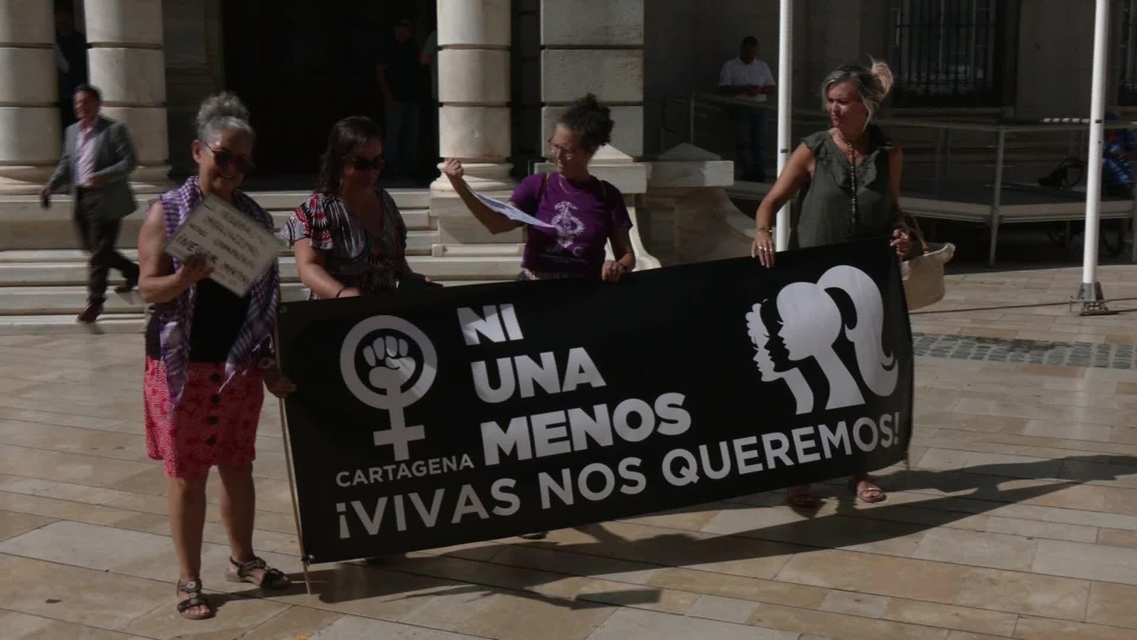 X041-MURCIA MINUTO SILENCIO CARTAGENA MUJER ASESINADA