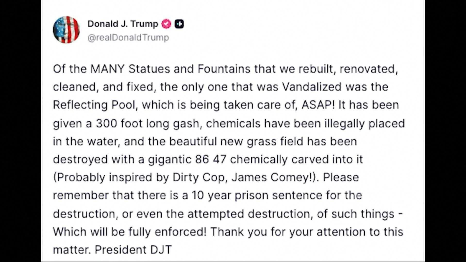 M007-EEUU TOTALES TRUMP SOBRE PISCINA REFLECTANTE