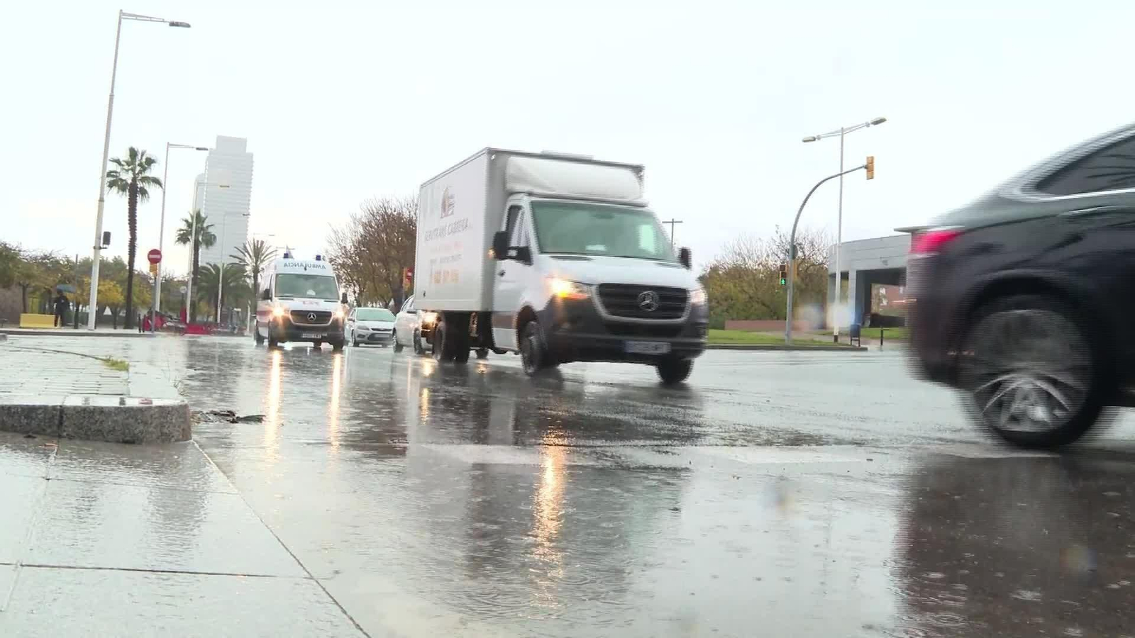 M087-BARCELONA Y BADALONA LLUVIAS TARDE