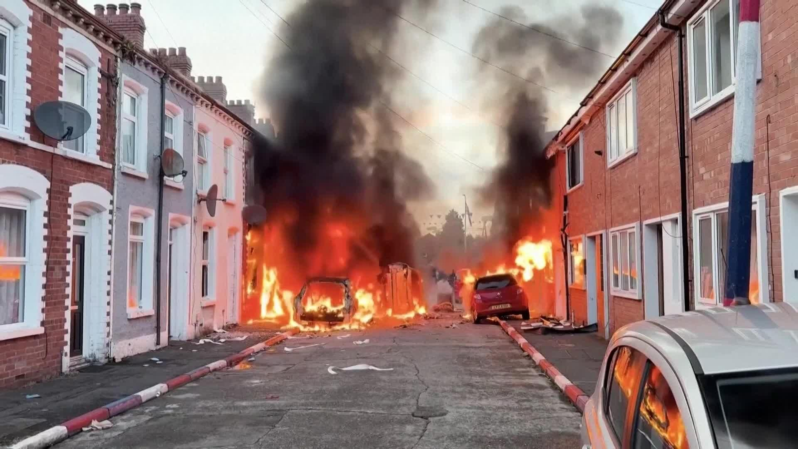 X004-REINO UNIDO BELFAST DISTURBIOS APUÑALAMIENTO
