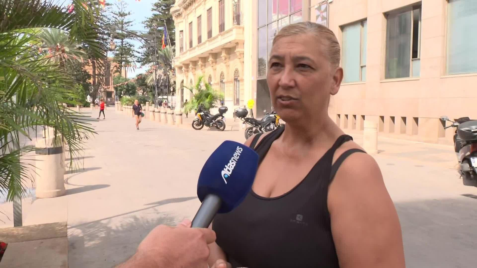 J032-CEUTA REACCIONES VISITA REY