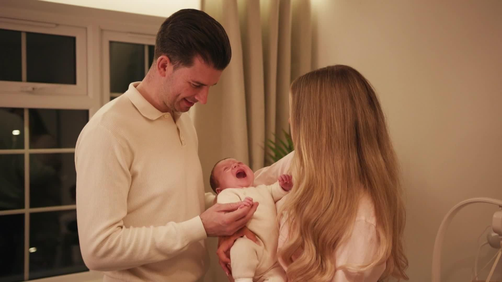 V002-EDI-VARIOS TRASPLANTE DE UTERO Y MATERNIDAD