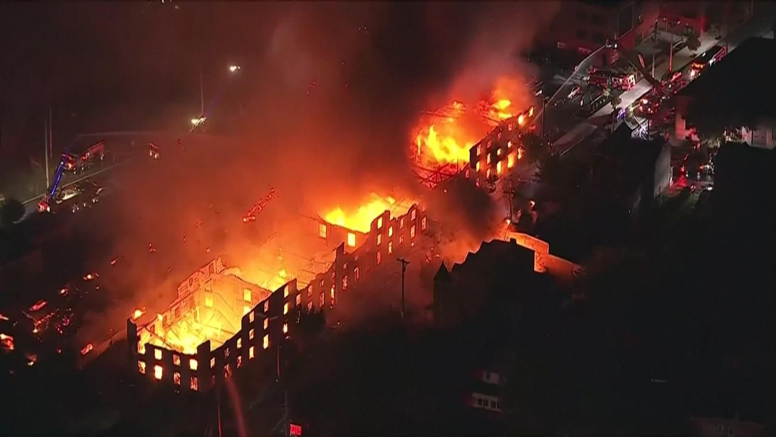 J007-EEUU INCENDIO PENSILVANIA
