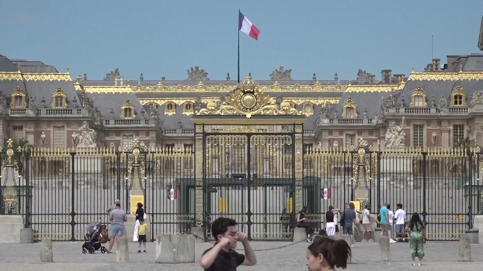 X069-FRANCIA PREPARATIVOS VERSALLES CENA TRUMP
