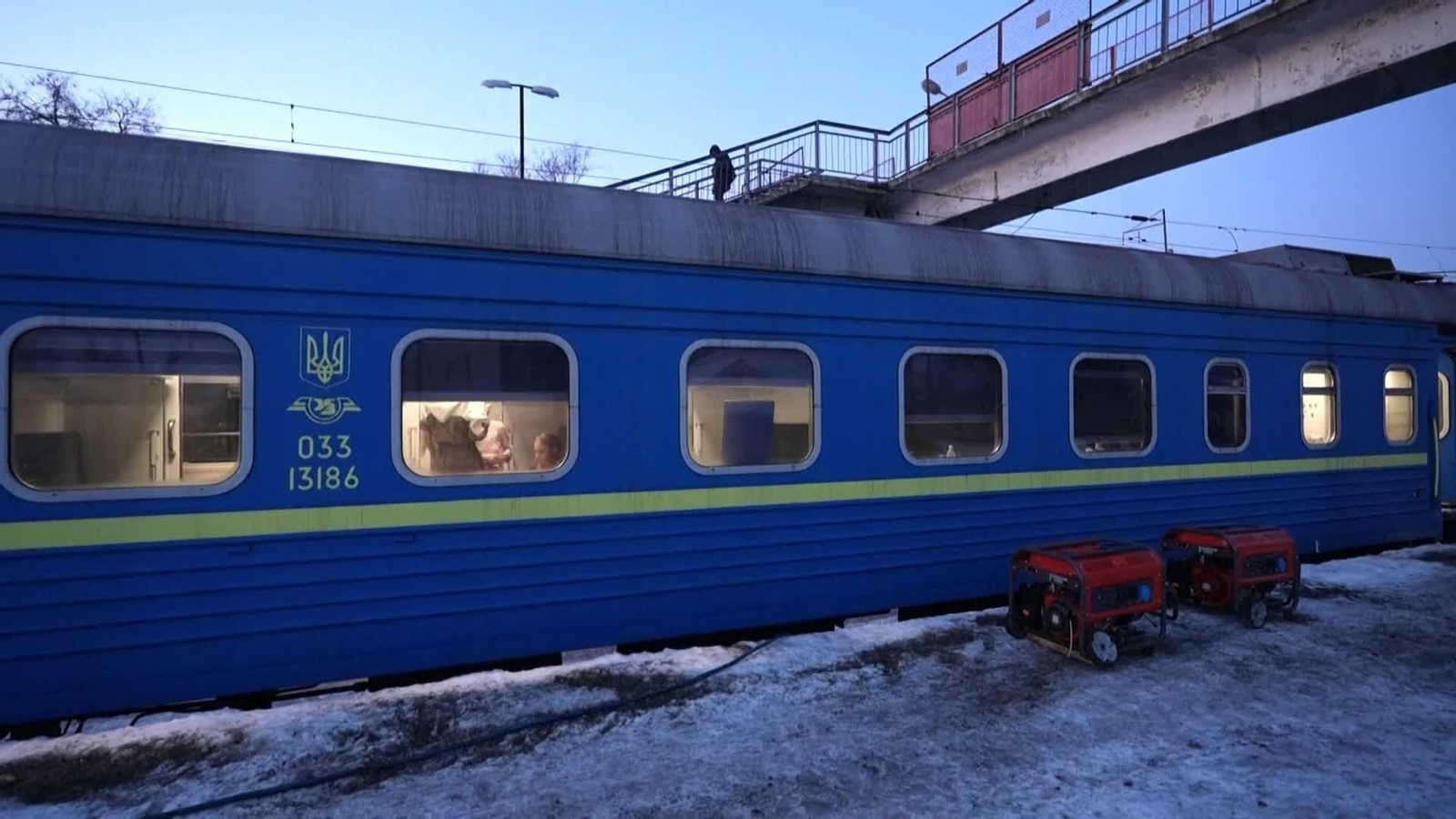 J008-UCRANIA TRENES PARA CALENTARSE
