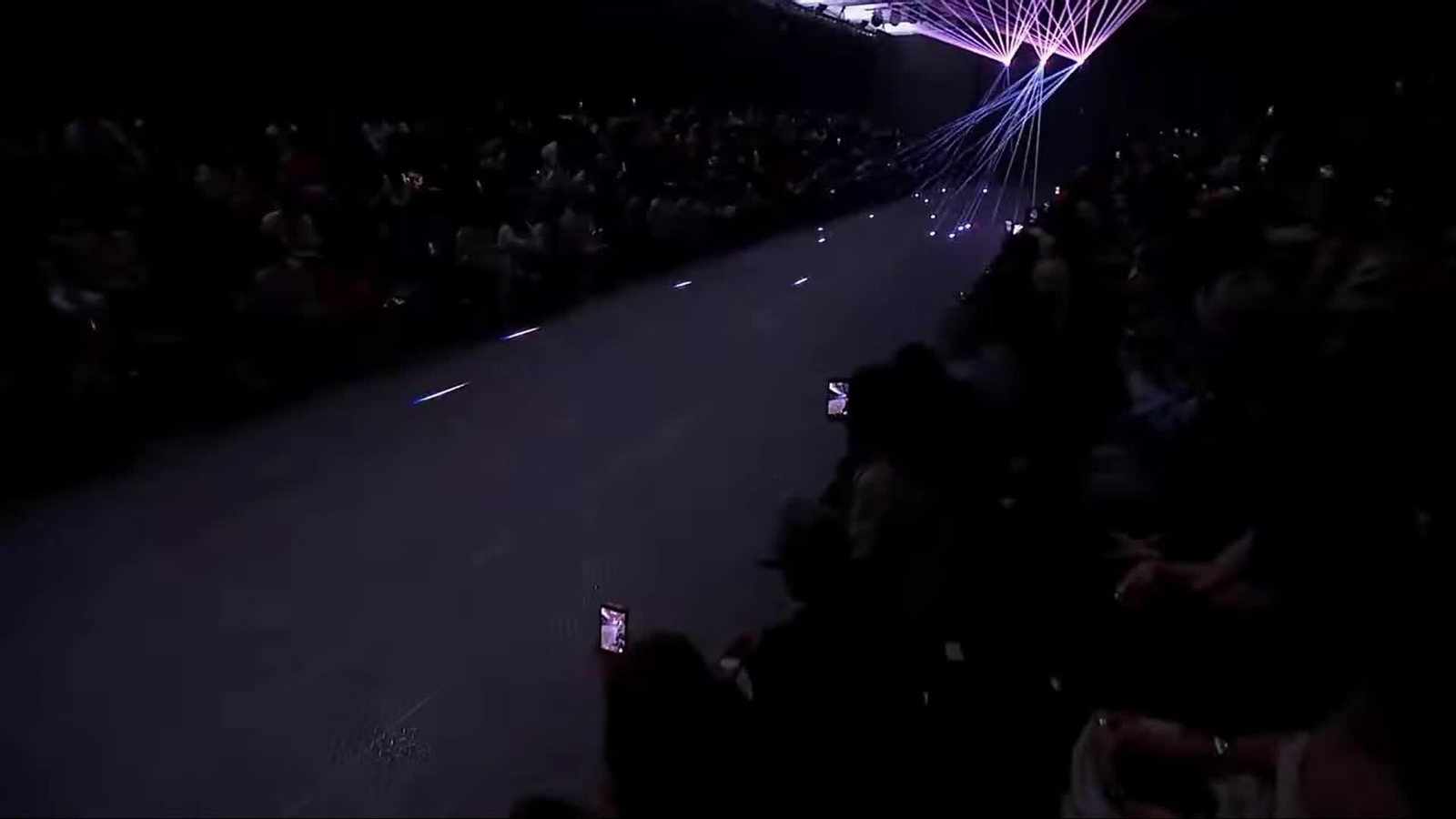 X040-BARCELONA PASARELA 080 DESFILE CARRIERI