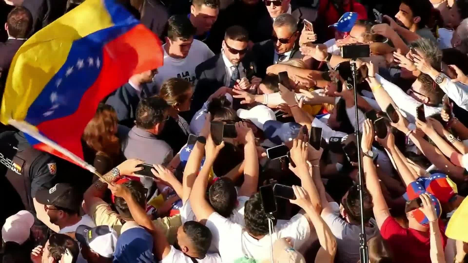 web corina con venezolanos