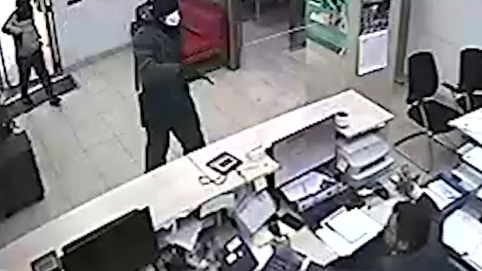 M046-EDI CACERES ATRACO VIOLENTO BANCO