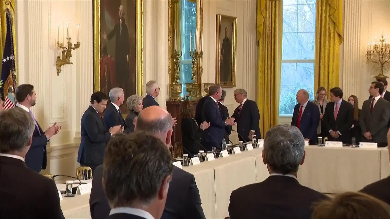 S004-EEUU TRUMP REUNION EMPRESAS PETROLERAS