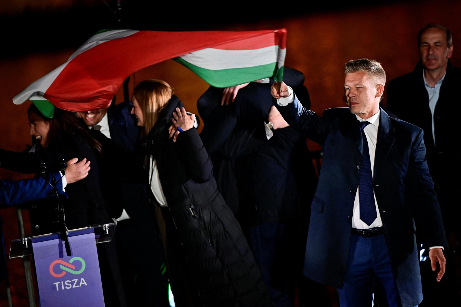 El opositor húngaro Peter Magyar pone fin a la era Orbán en Hungría