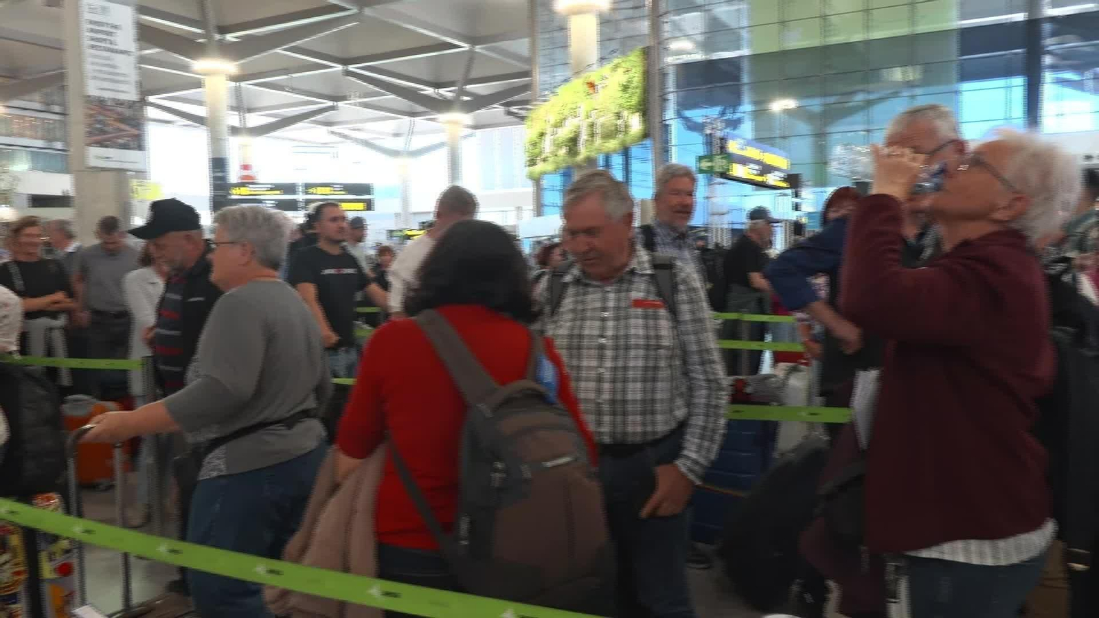 L040-MALAGA HUELGA PERSONAL TIERRA AEROPUERTO