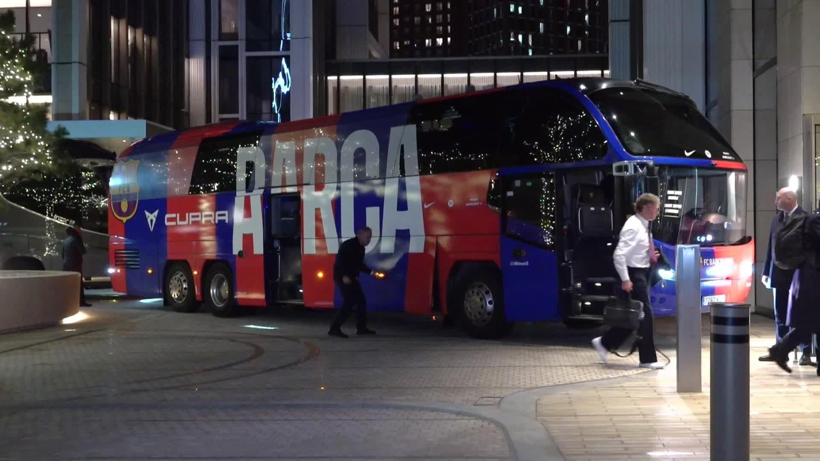 L079-LONDRES LLEGADA DEL FC BARCELONA