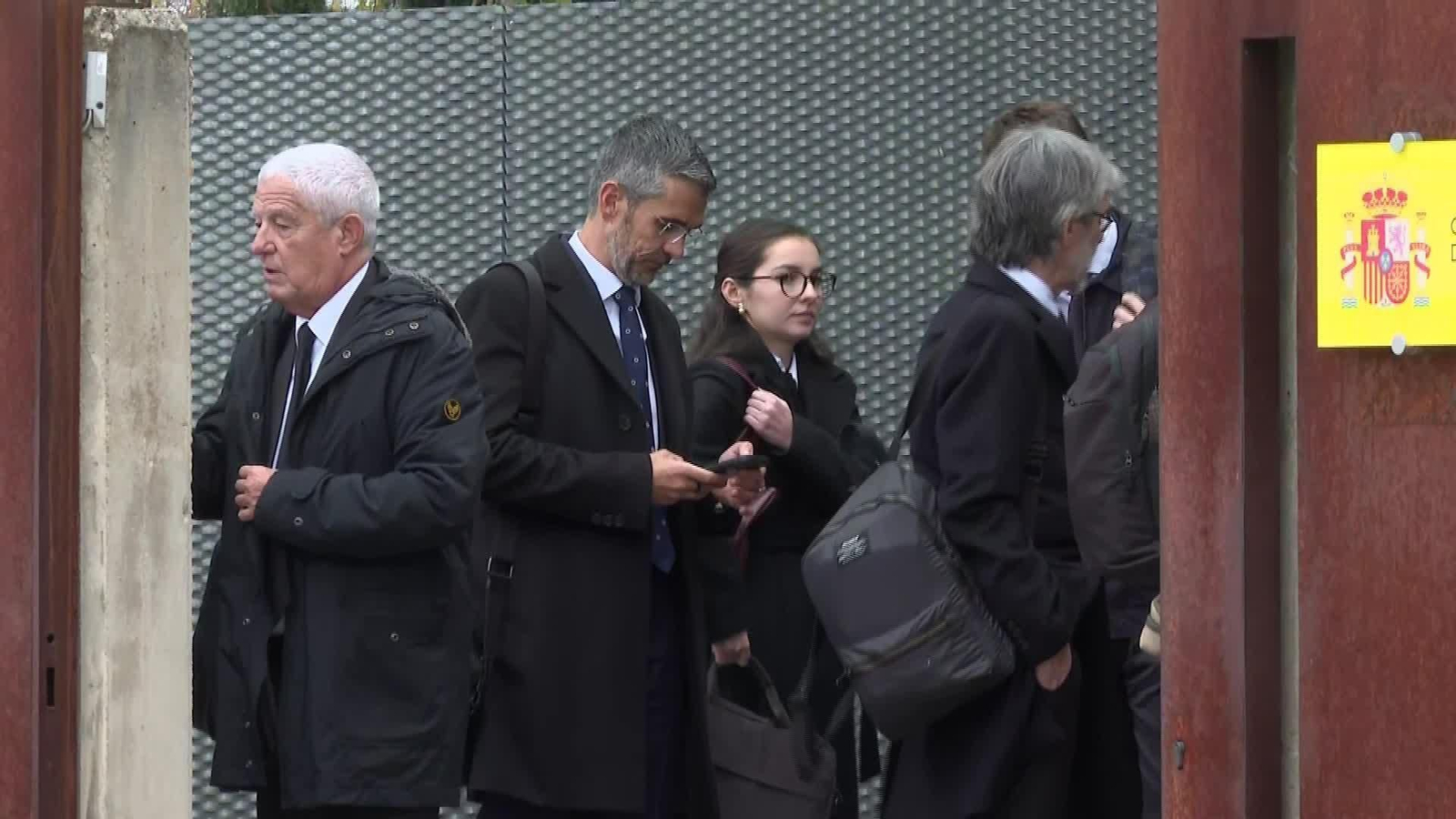 L016-MADRID SALIDAS JUICIO CLAN PUJOL AUDIENCIA