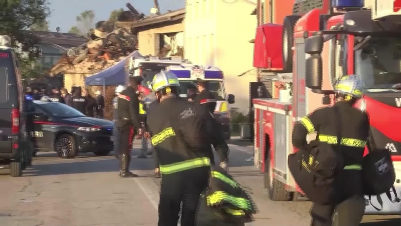 M053-ITALIA EXPLOSION GAS CARABINIERI MUERTOS