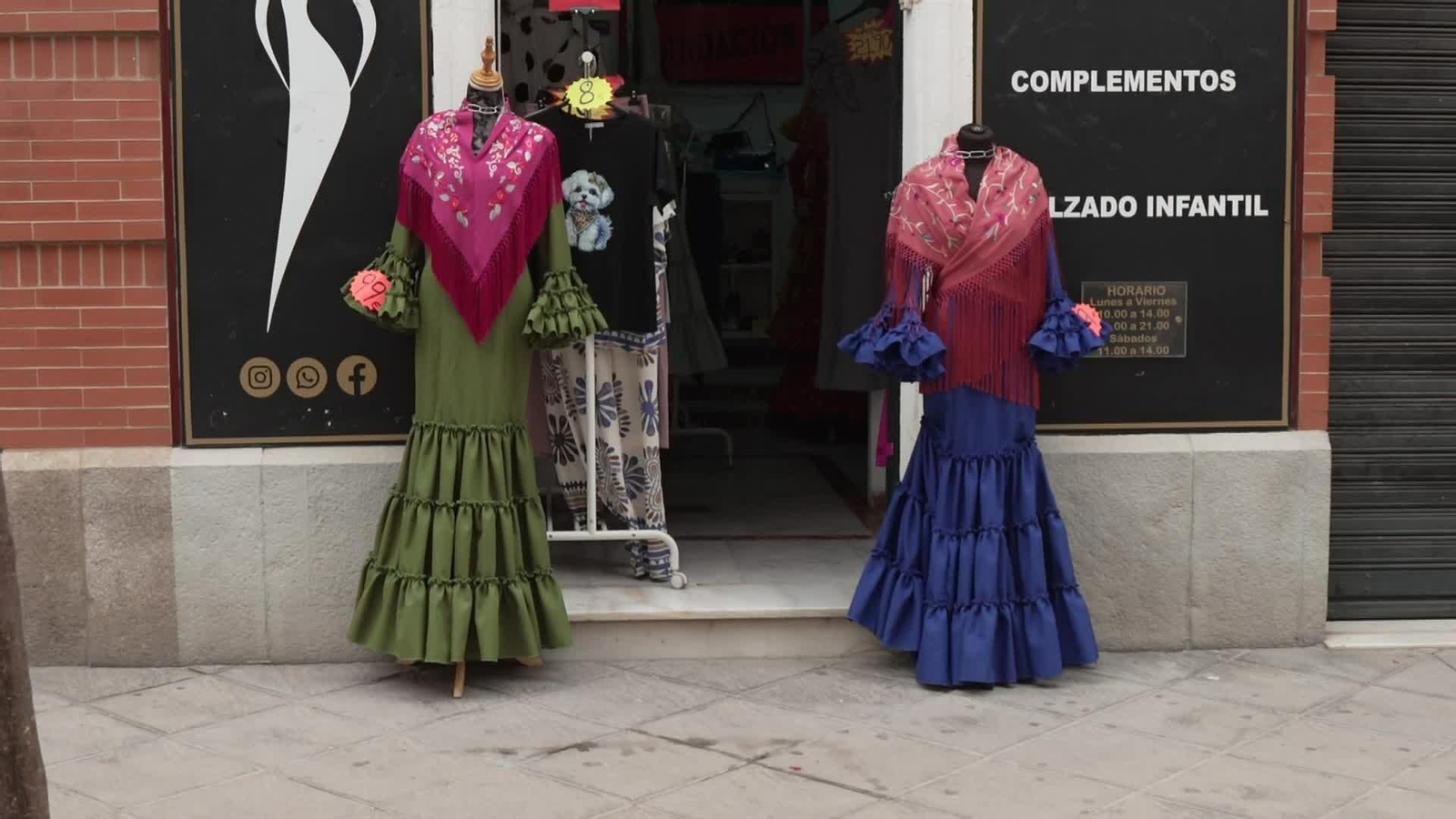 S022-SEVILLA PREPARATIVOS FERIA DE ABRIL