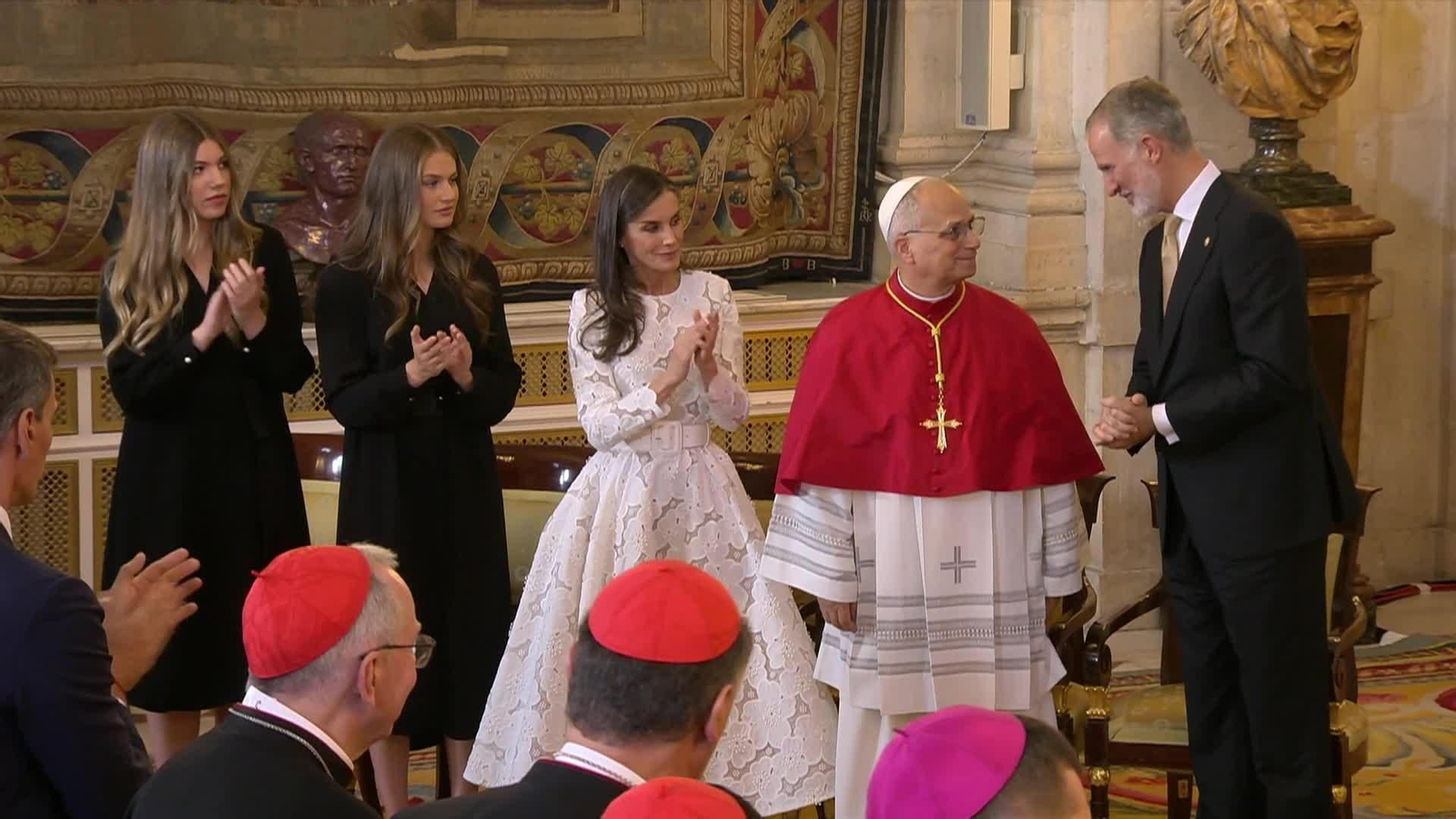 Leon XIV alerta sobre las "ideologías prefabricadas" y los mensajes de odio en las redes en su primer discurso en España