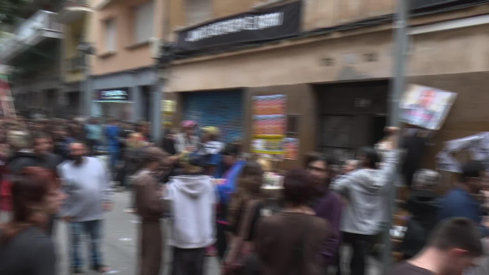 X026-BARCELONA DESAHUCIO 50 FAMILIAS