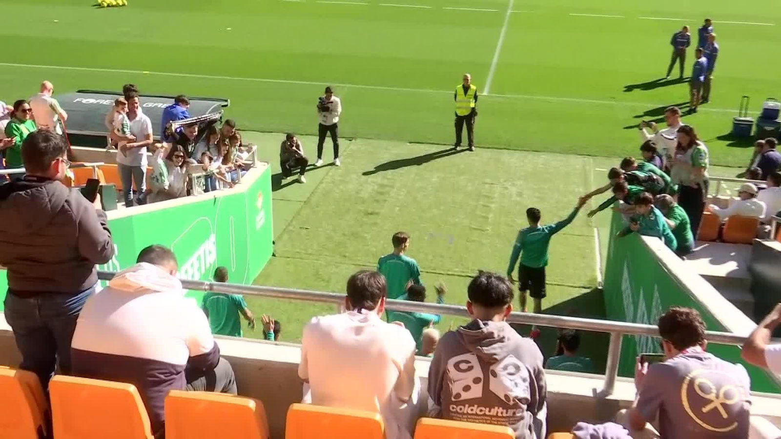 S017-SEVILLA ENTRENAMIENTO DEL BETIS A PUERTAS ABIERTAS