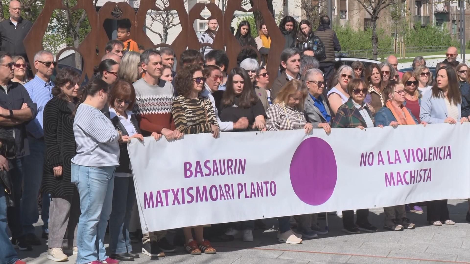 Nueva concentración en Basauri en repulsa del asesinato de Amaia