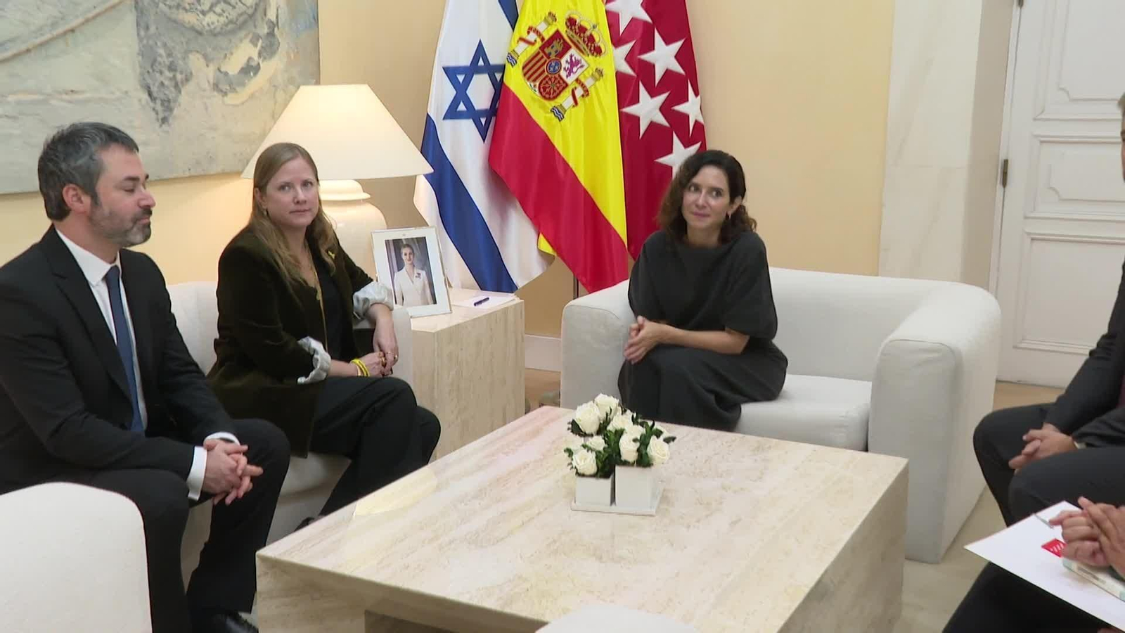 va ayuso con israeli