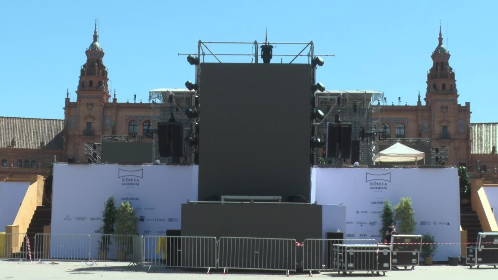 J055-SEVILLA PREVIA CONCIERTO AITANA