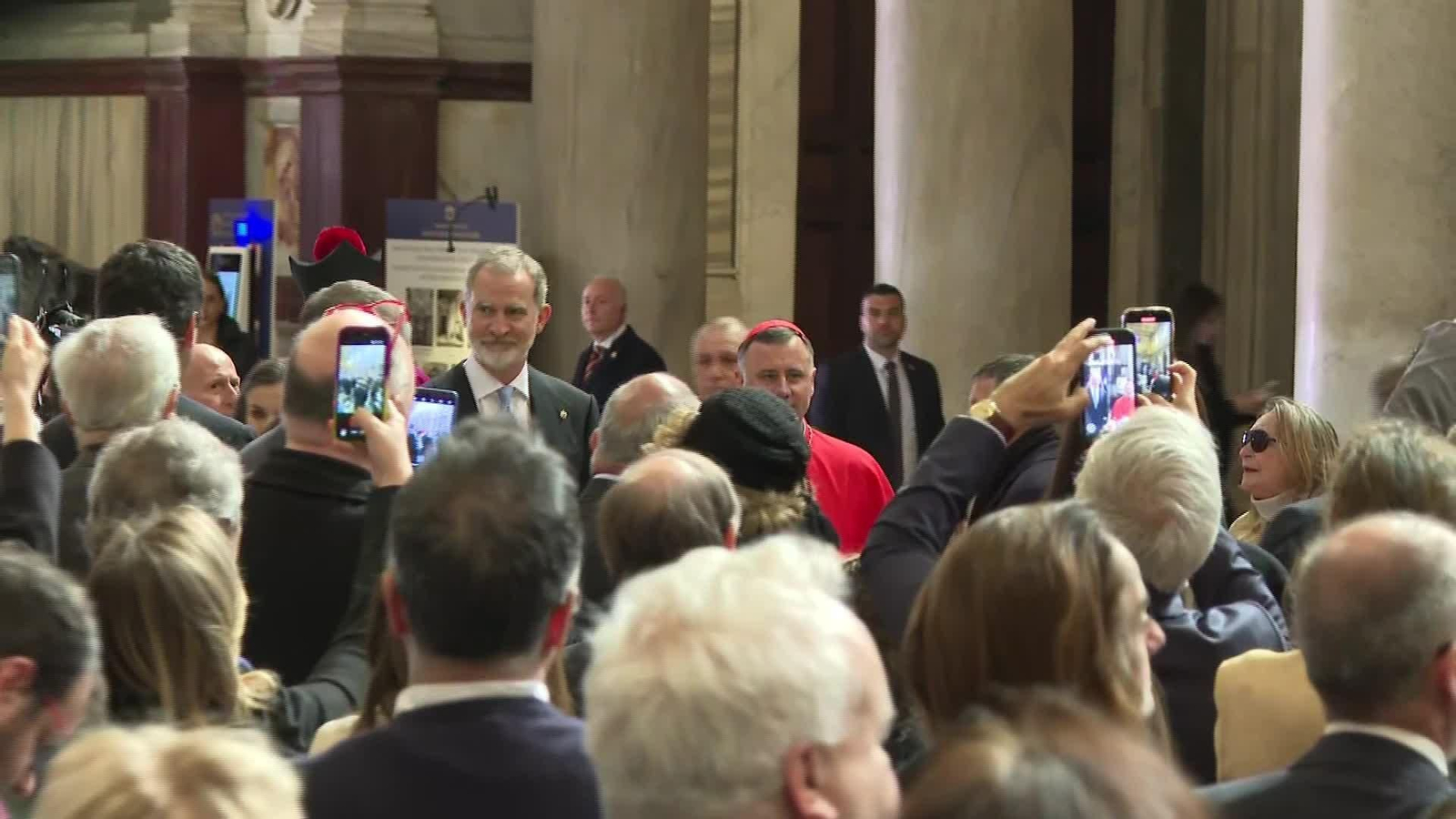 V056-EL VATICANO TOMA POSESION REY PROTOCANONIGO