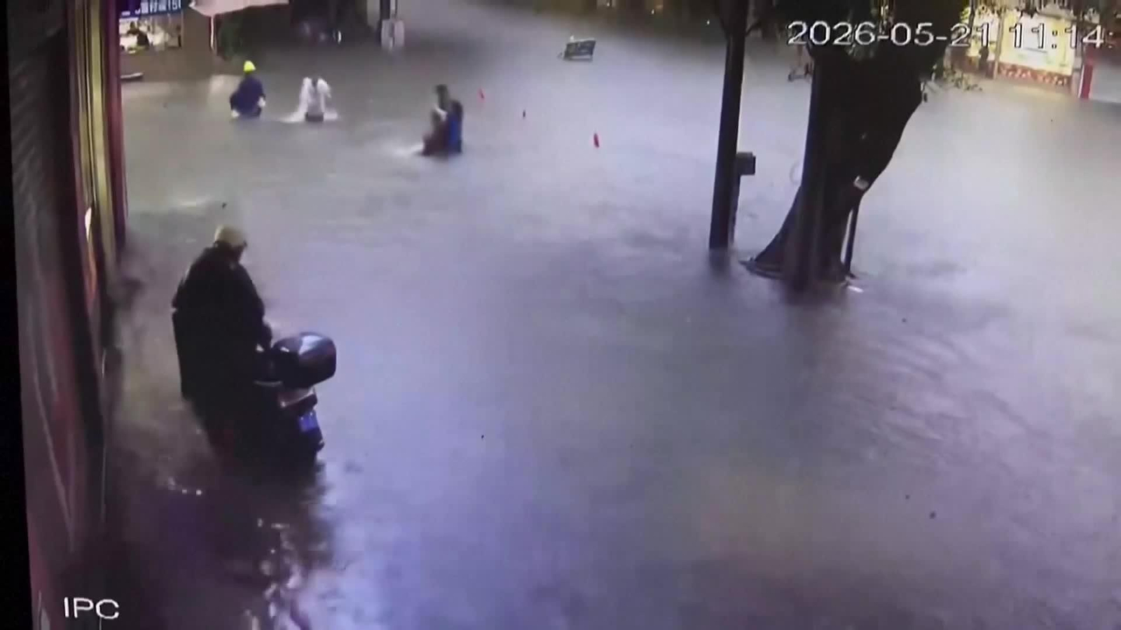 va rescate mujer inundaciones china