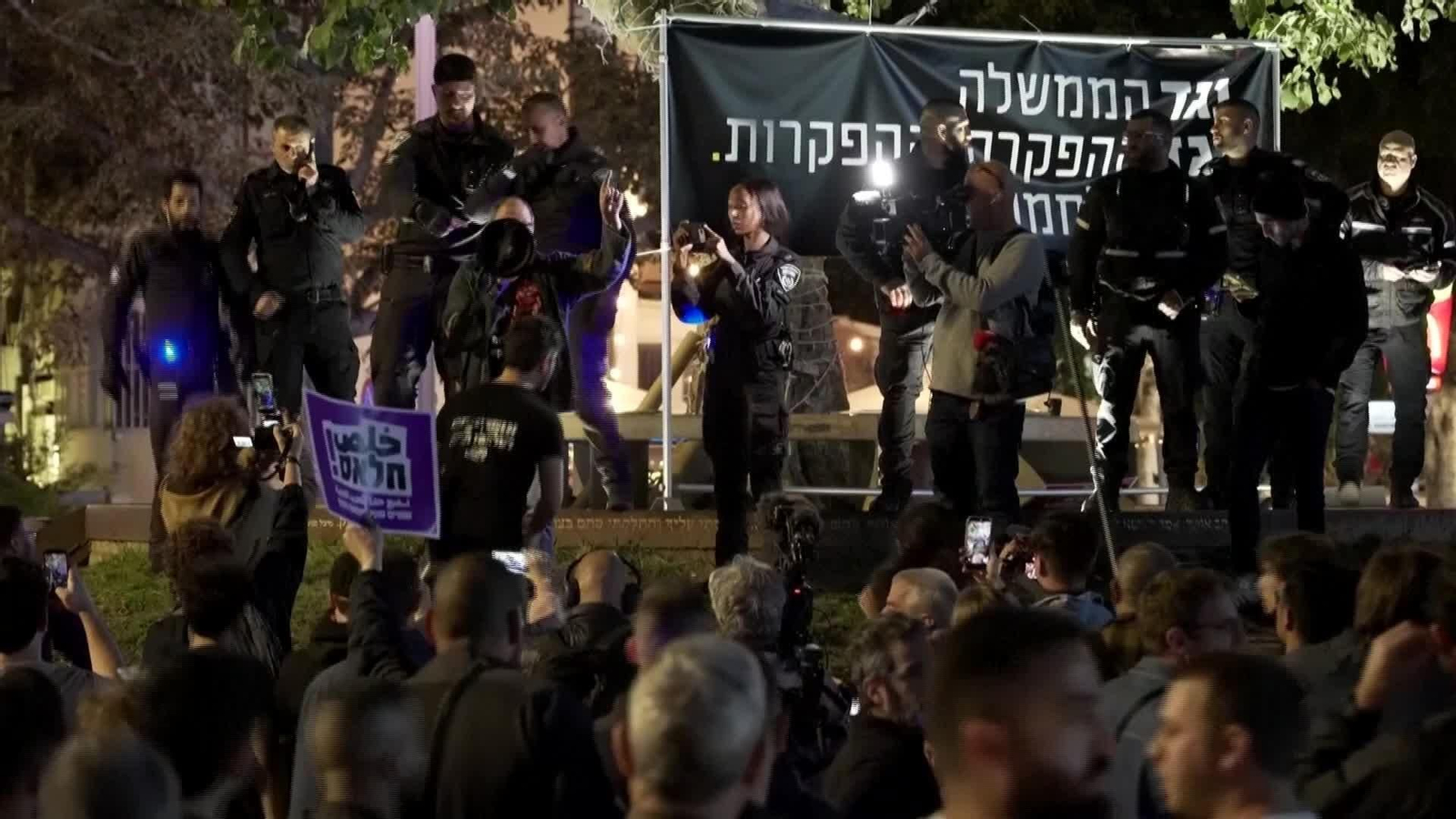 D007-ISRAEL MANIFESTANTES CONTRA LA GUERRA EN IRAN