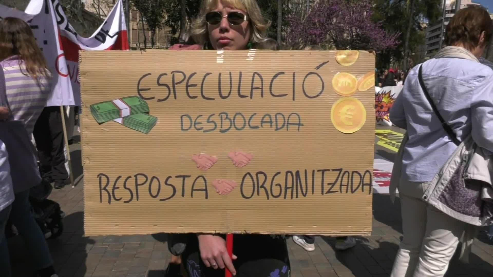 web expulsados por turistas