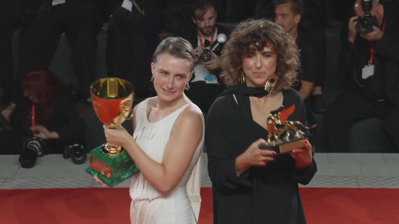 May el-Toukhy gana el León de Oro con 'Woman Unknown'