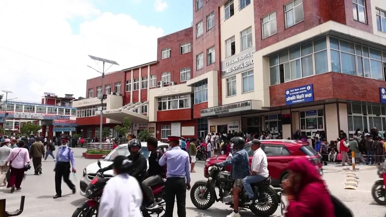 J007-NEPAL FAMILIAS BUSCAN DESAPARECIDOS