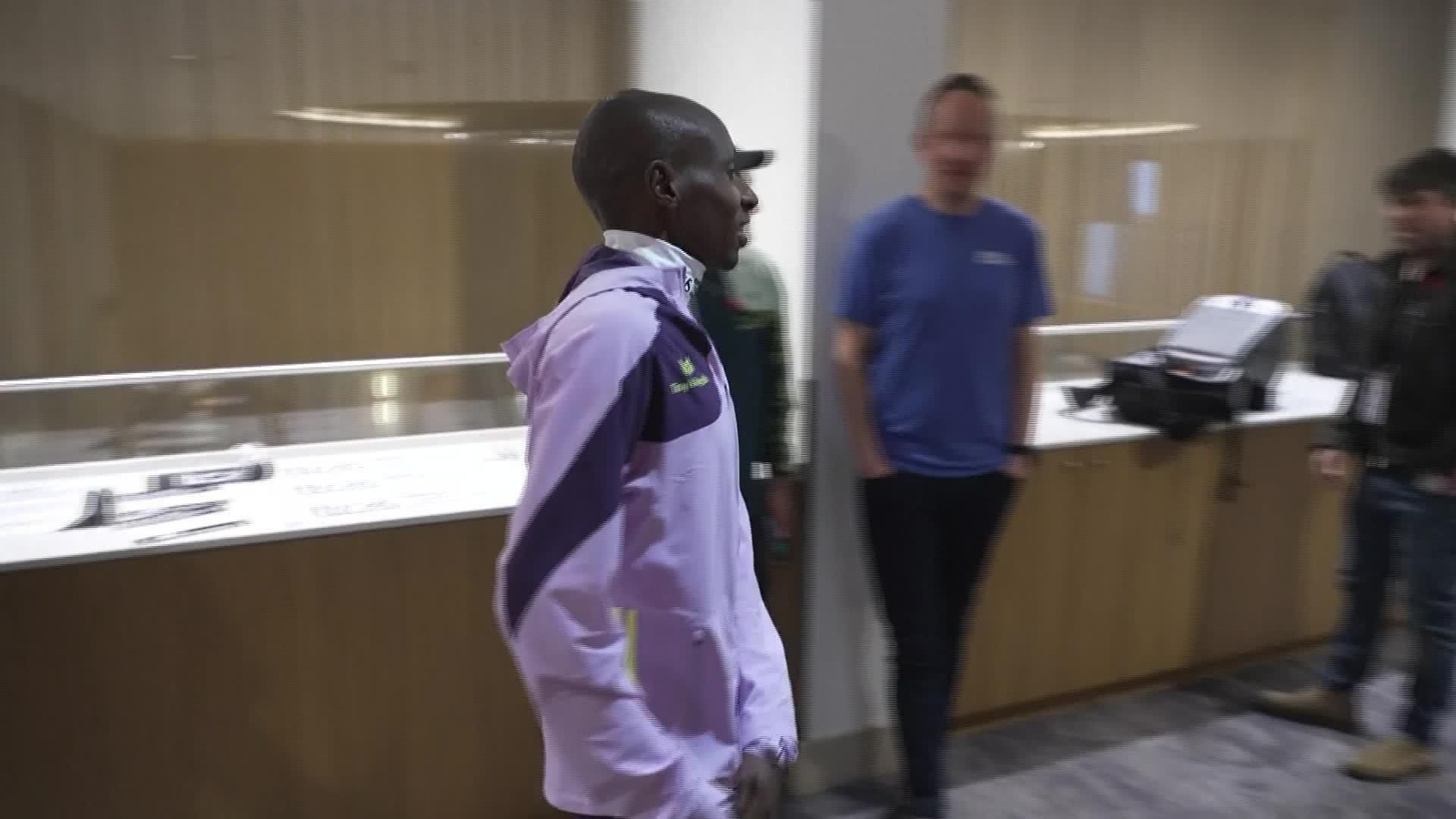 L075-REINO UNIDO ENTREVISTA AL MARATONIANO QUE HA BATIDO EL RECORD DEL MUNDO