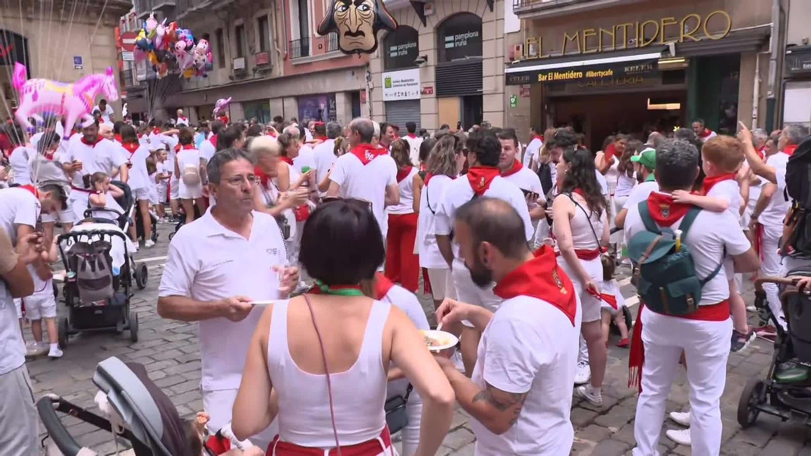 V038-PAMPLONA AMBIENTE SANFERMINES 10 JULIO