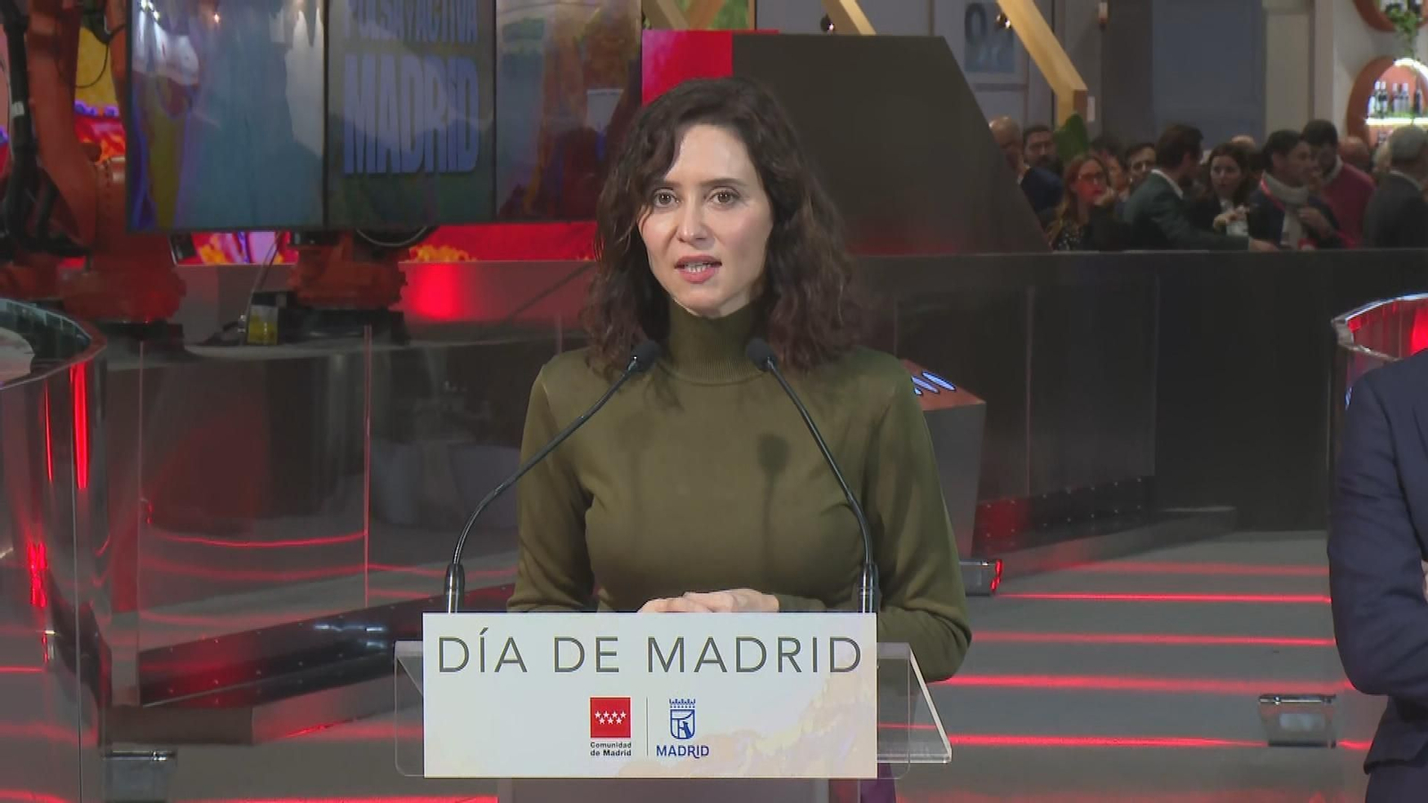 V054 MADRID FITUR AYUSO 2 frame 1999