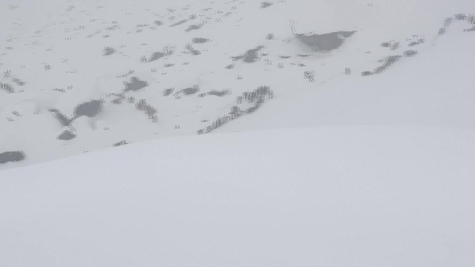 L063-CHINA RESCATE ATRAPADOS TORMENTA EVEREST