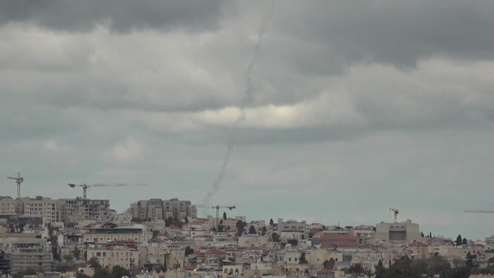 S001-ISRAEL SIRENAS Y EXPLOSIONES EN JERUSALEN TRAS ATAQUES