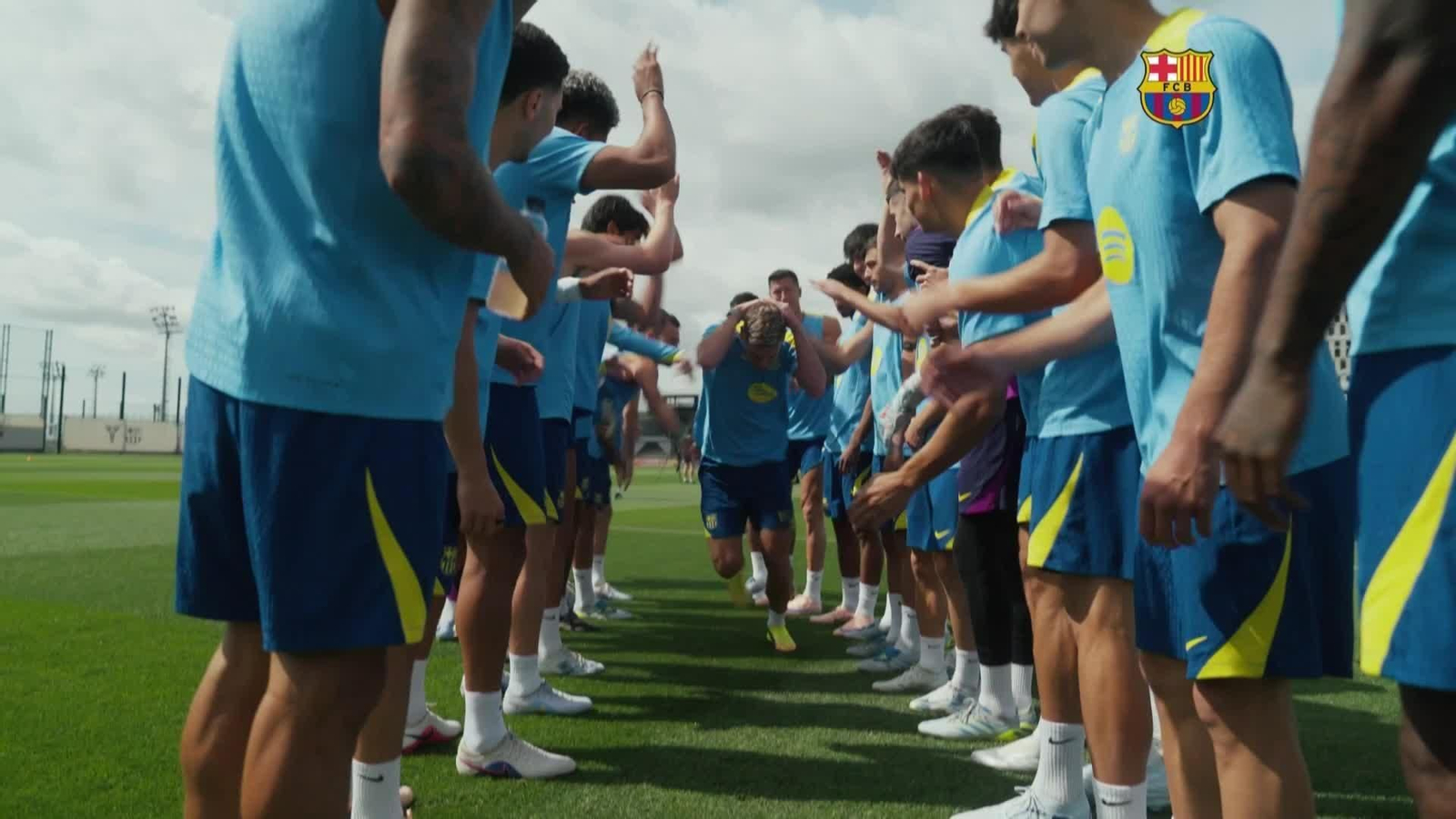 J043-BARCELONA ENTRENAMIENTO FC BARCELONA Y GAVI