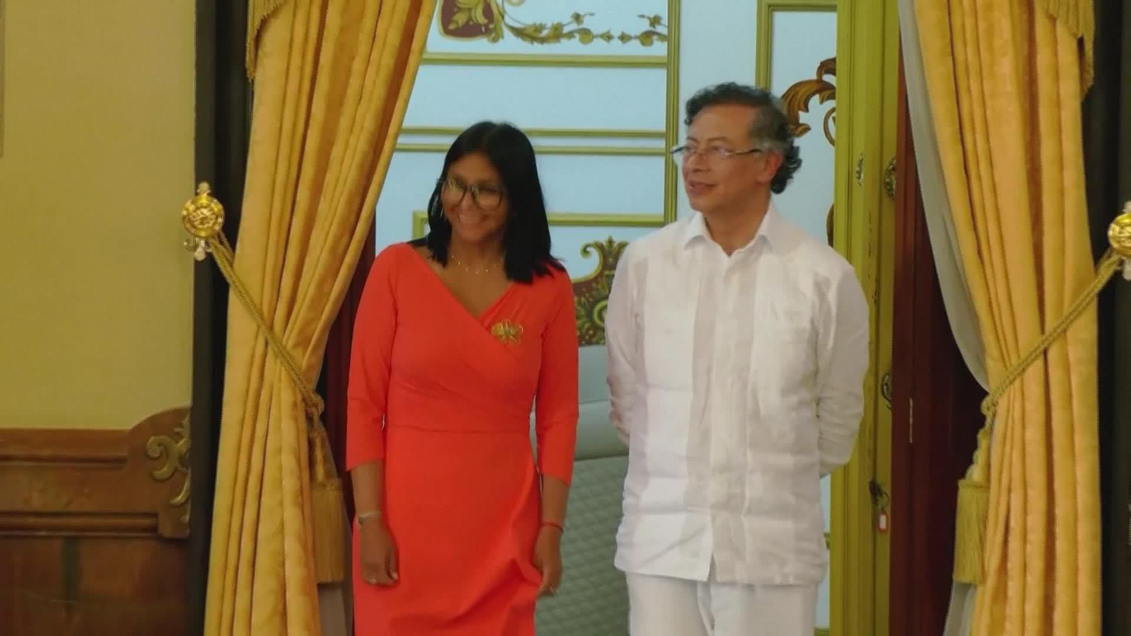 S002-VENEZUELA DELCY RECIBE A PETRO