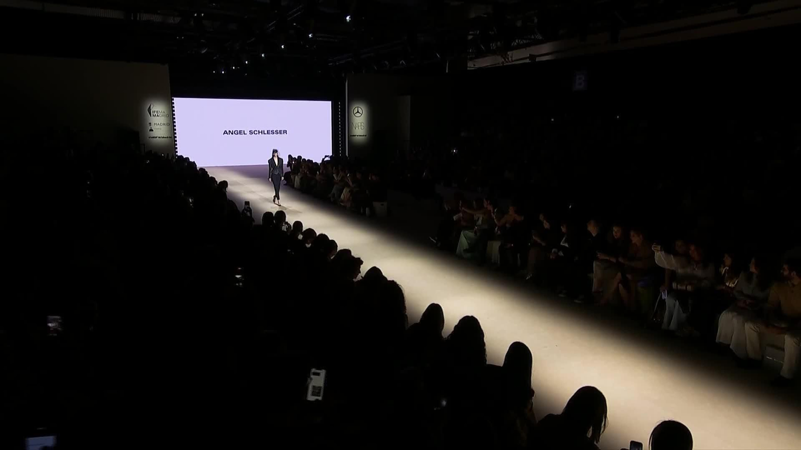 S023-MADRID DESFILE ANGEL SCHLESSER