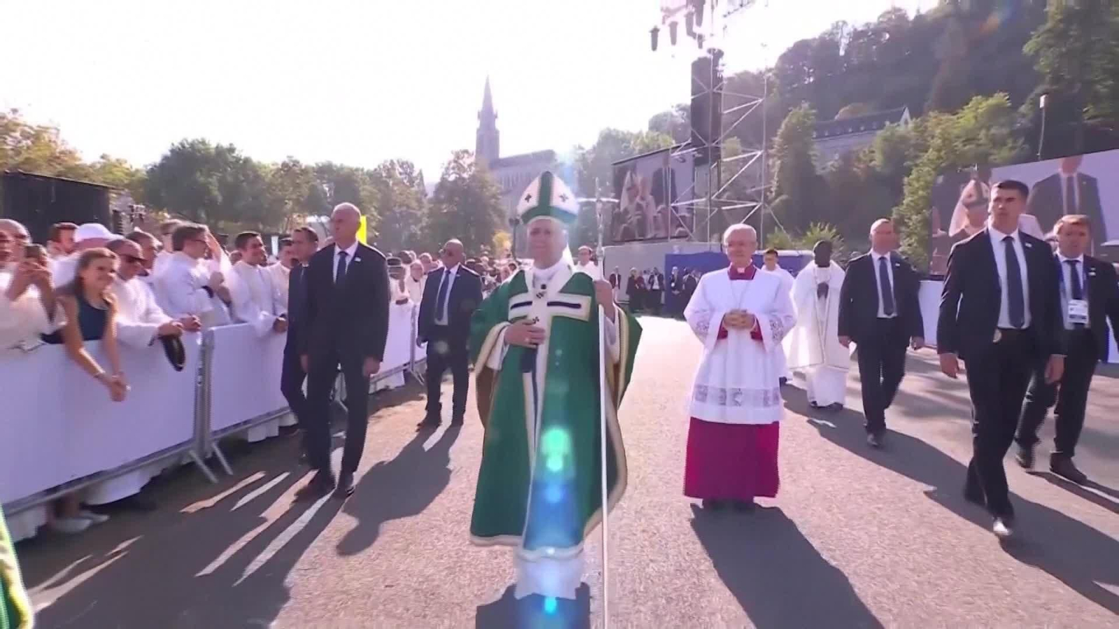 D009-FRANCIA PAPA MISA LOURDES SOBRE VICTIMAS ABUSOS