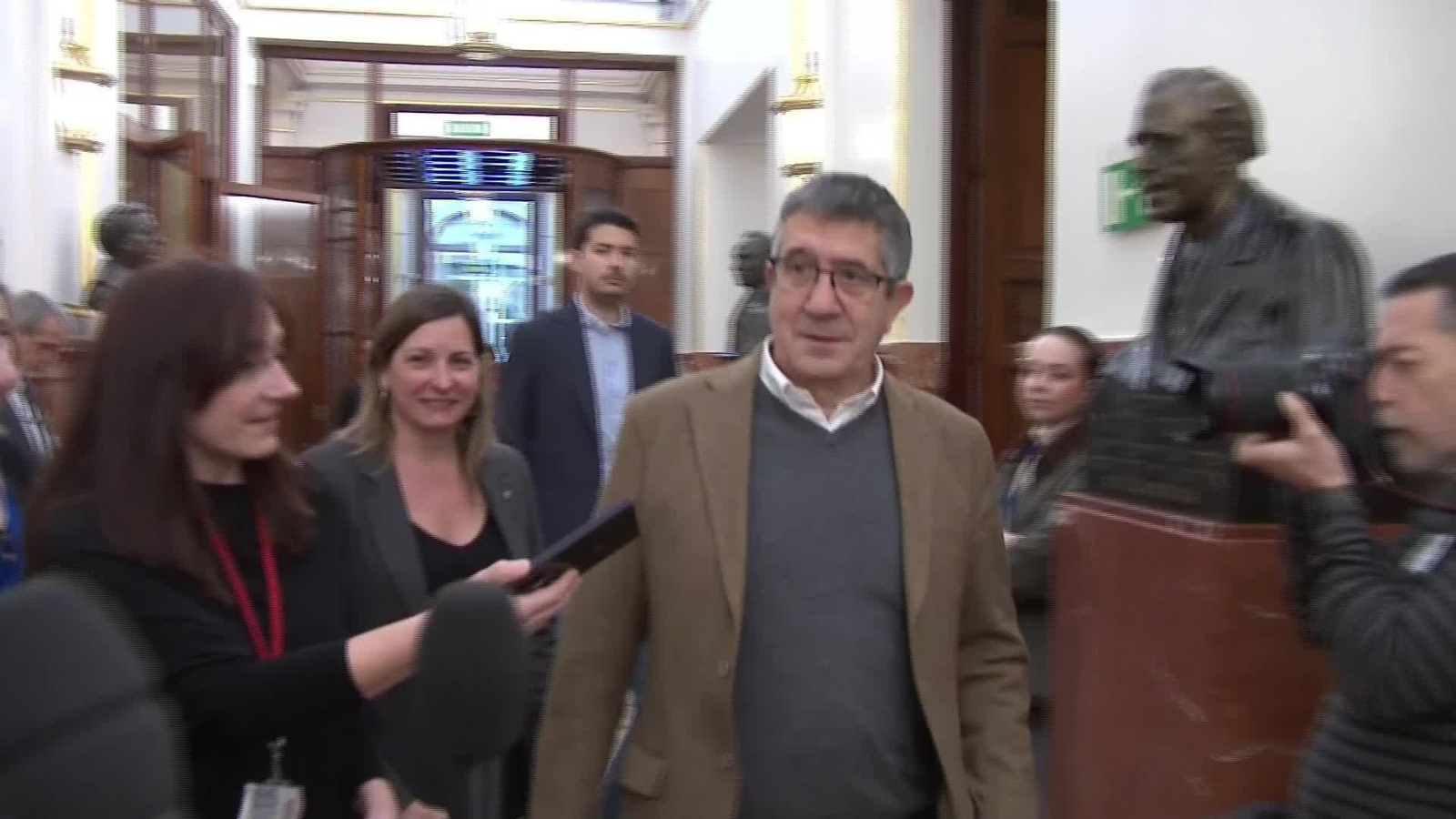 J016-CONGRESO PASILLOS 1