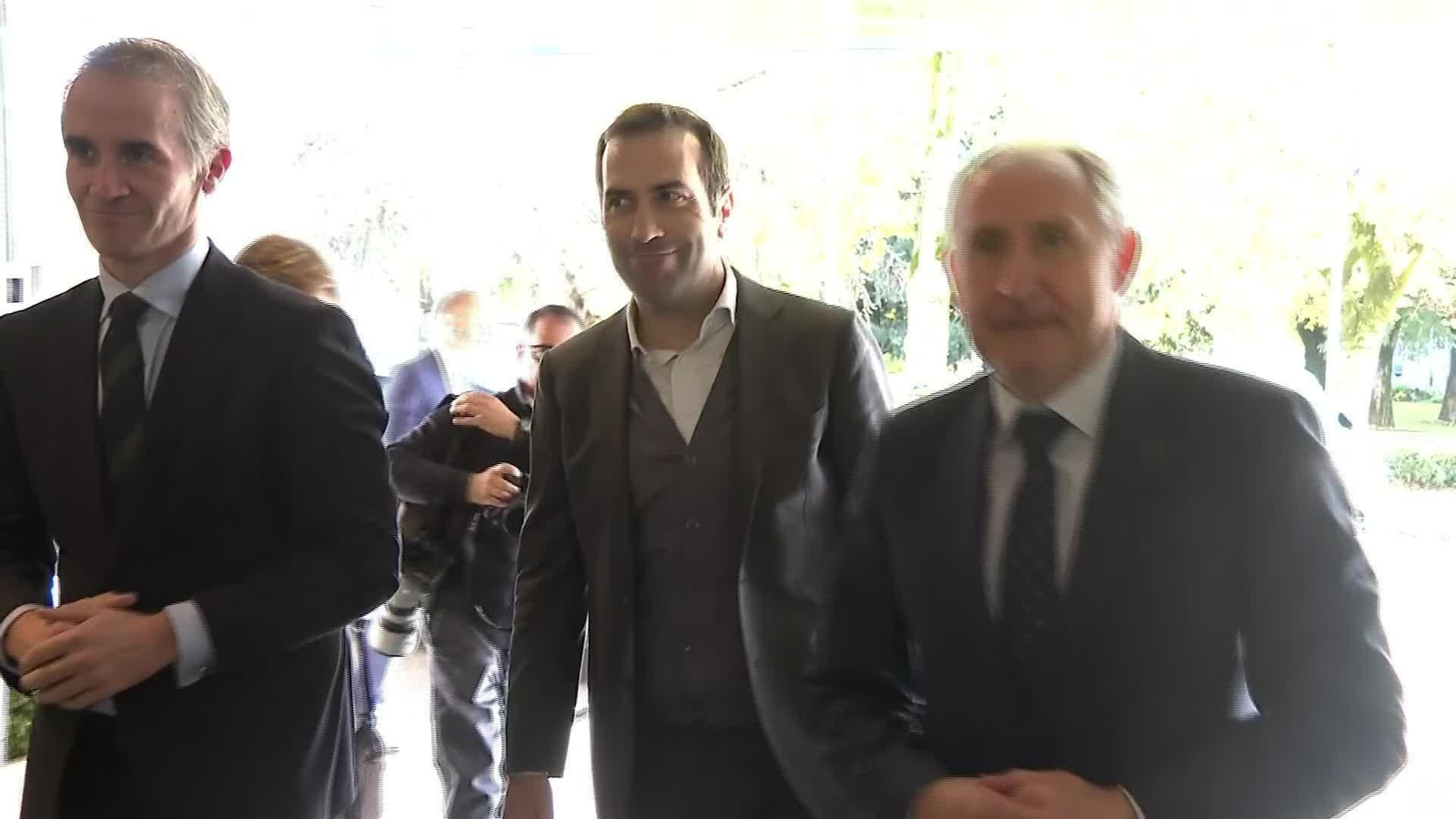 J026-PAMPLONA VISITA CARLOS CUERPO