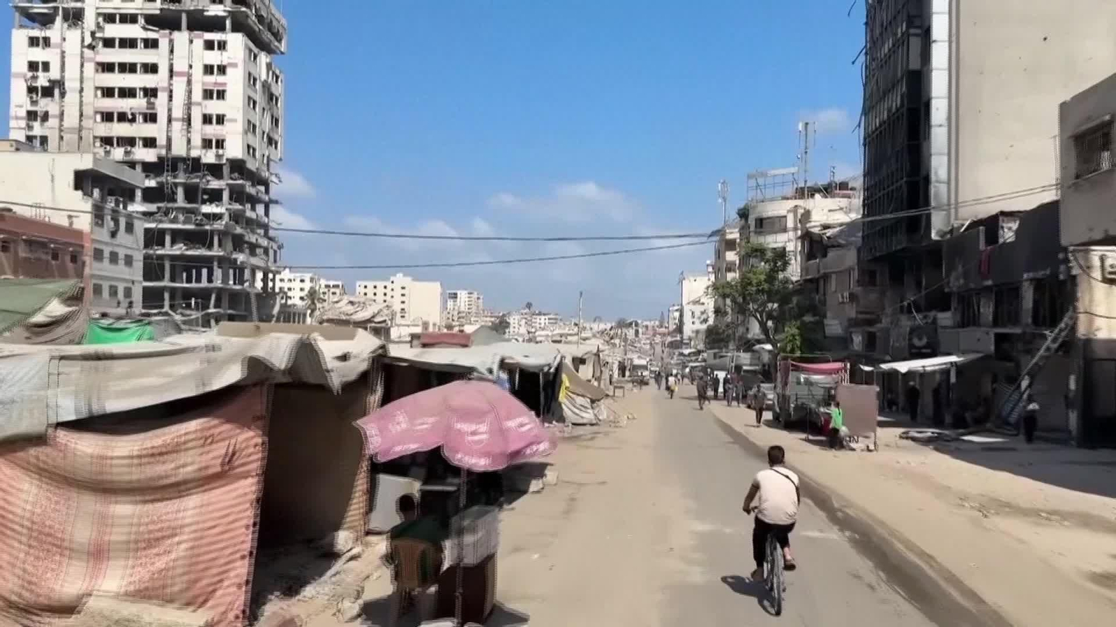 J062-GAZA POBLACIÓN HUYE
