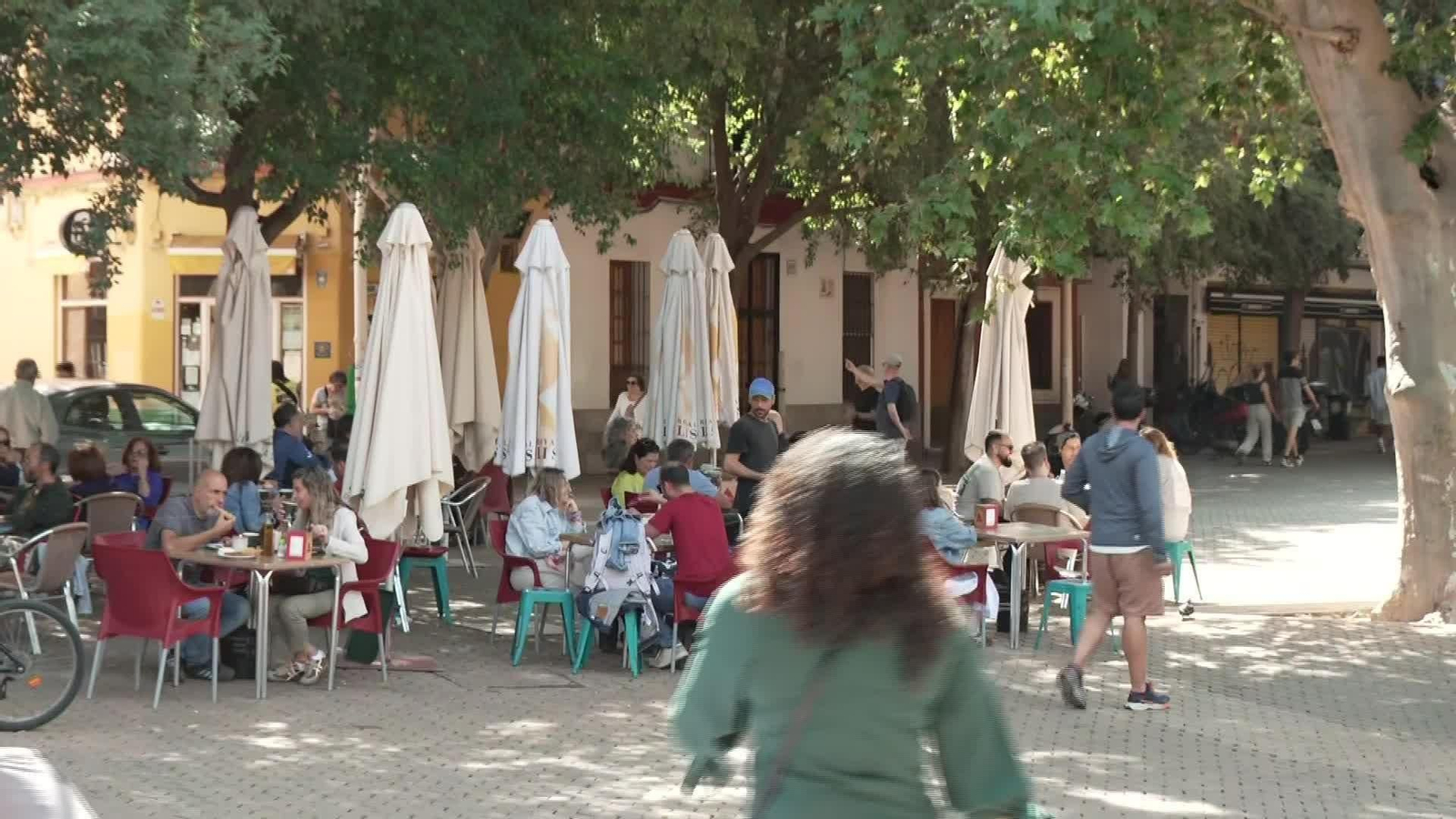 D024-SEVILLA TERRAZAS LLENAS DIA ELEX